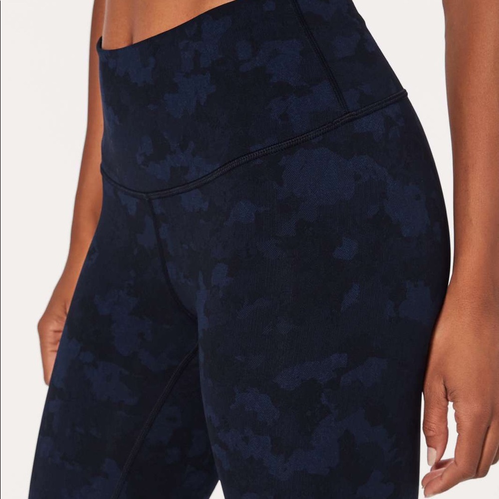 RARE Lululemon Wunder Under Crop leggings Camo